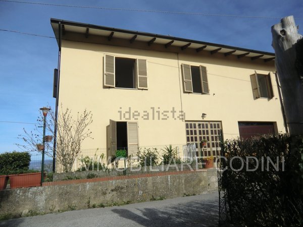 casa semindipendente in vendita a Todi