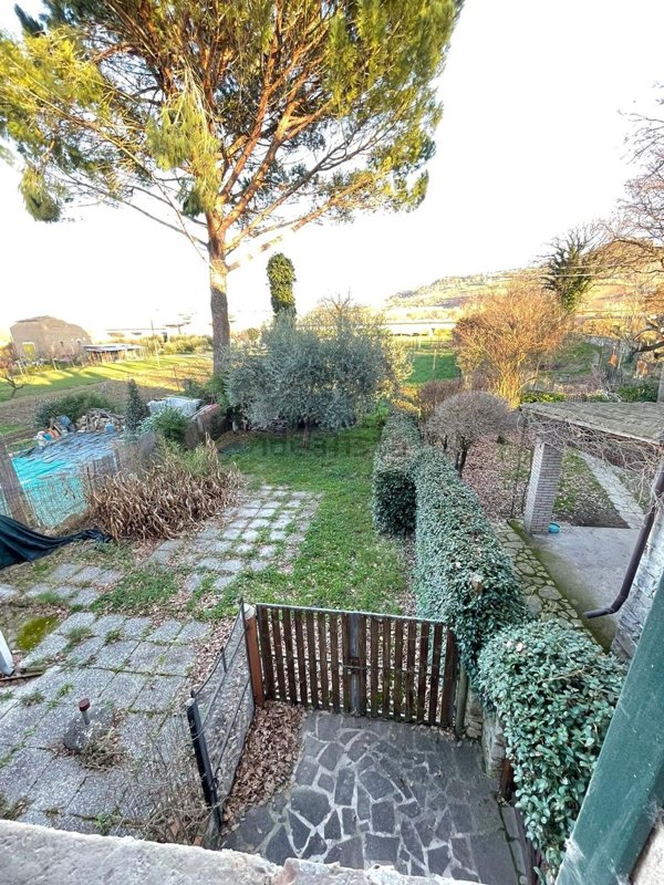 casa indipendente in vendita a Todi in zona Pian di San Martino