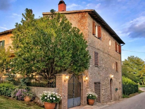 casa indipendente in vendita a Todi