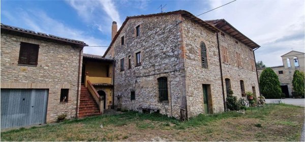 casa indipendente in vendita a Todi