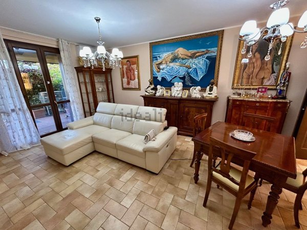 casa indipendente in vendita a Todi