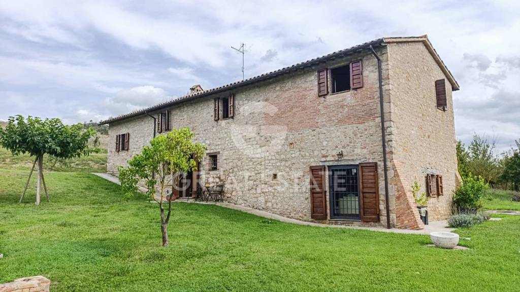 casa indipendente in vendita a Todi