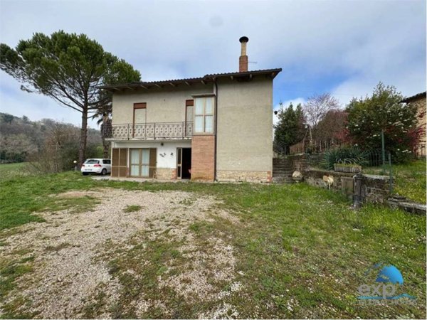 casa indipendente in vendita a Todi in zona Cacciano