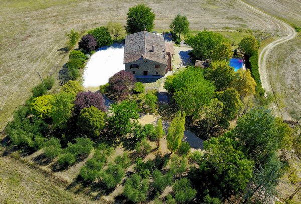 casa indipendente in vendita a Todi