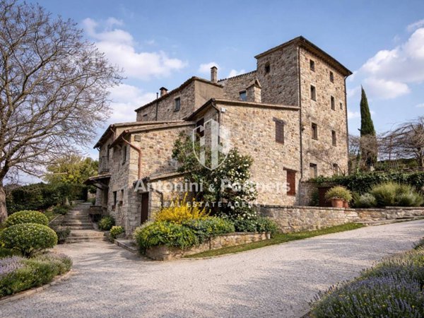 casa indipendente in vendita a Todi in zona Izzalini