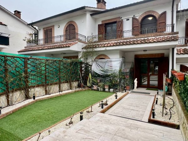 appartamento in vendita a Todi in zona Pontecuti