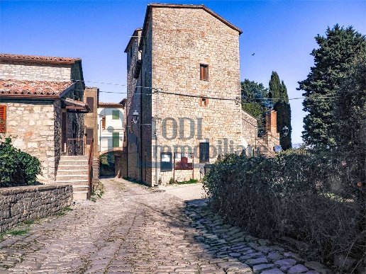 appartamento in vendita a Todi in zona Romazzano