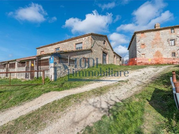 casa indipendente in vendita a Todi
