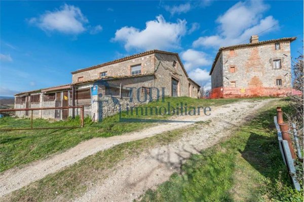 casa indipendente in vendita a Todi