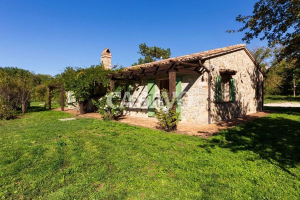 casa indipendente in vendita a Todi