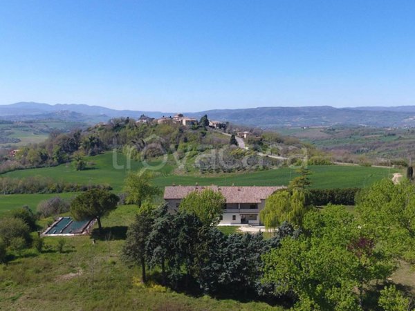 casa indipendente in vendita a Todi in zona Quadro