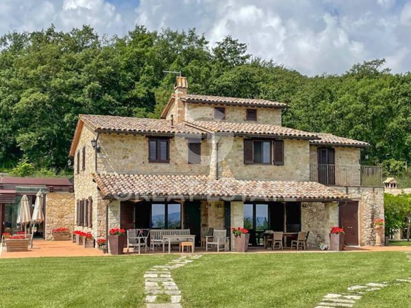 casa indipendente in vendita a Todi