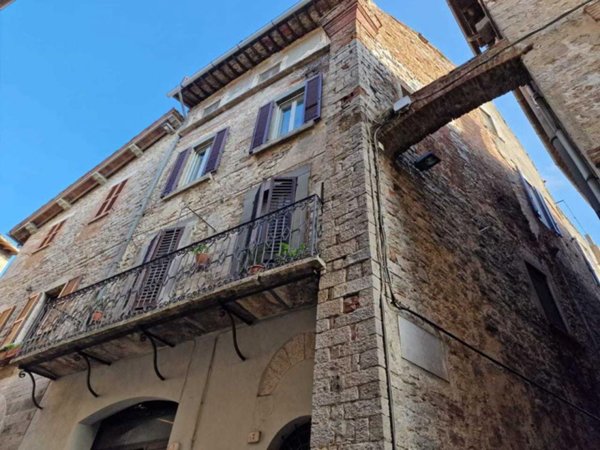casa indipendente in vendita a Todi