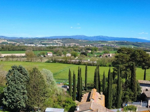 casa indipendente in vendita a Todi