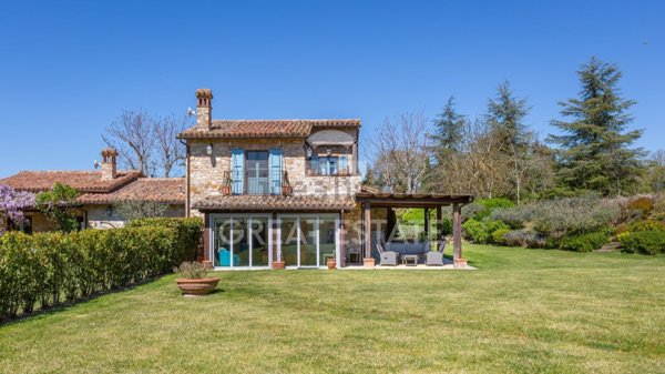 casale in vendita a Todi