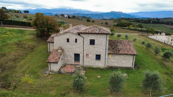 casa indipendente in vendita a Todi in zona San Damiano