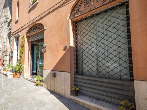 negozio in vendita a Todi