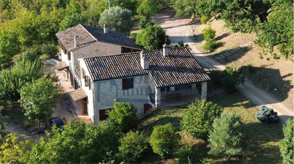 casa indipendente in vendita a Todi