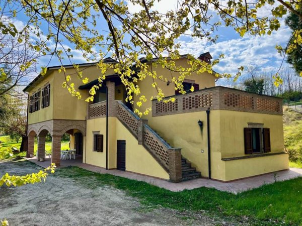 casa indipendente in vendita a Todi