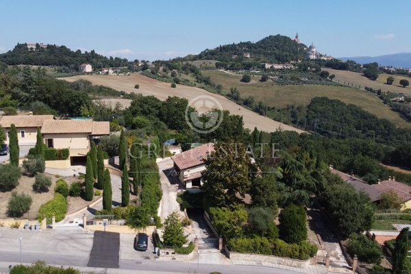 casa indipendente in vendita a Todi