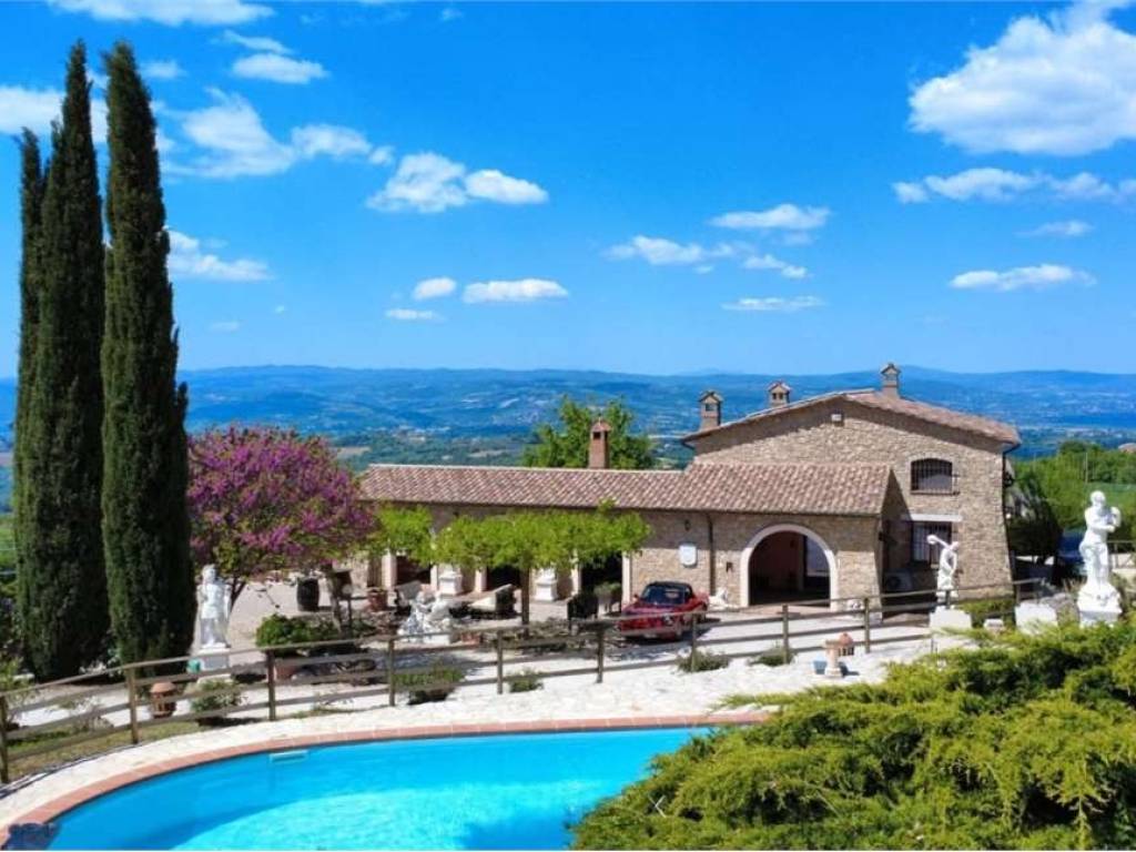 casa indipendente in vendita a Todi