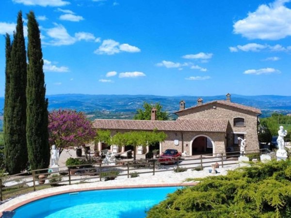 casa indipendente in vendita a Todi