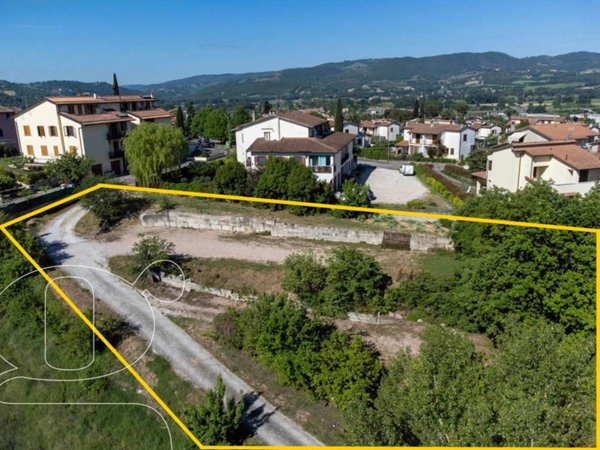 terreno edificabile in vendita a Todi in zona Ponterio