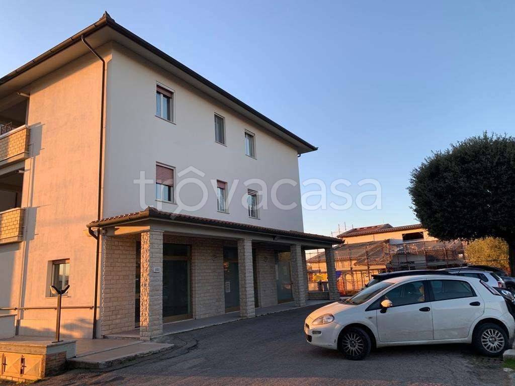 negozio in vendita a Todi