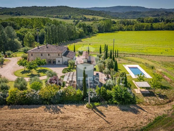 casa indipendente in vendita a Todi