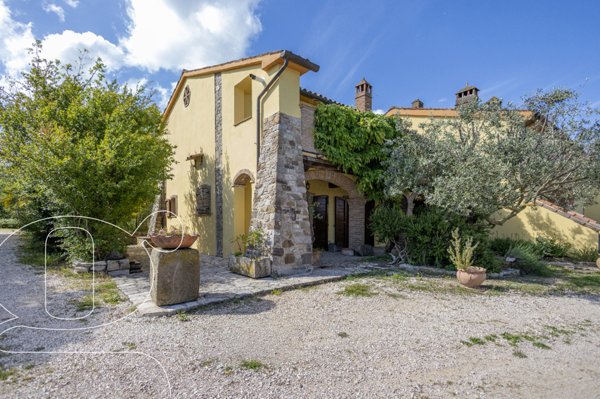 casa indipendente in vendita a Todi in zona Casemasce