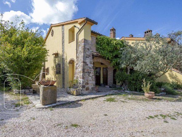 casa indipendente in vendita a Todi in zona Quadro