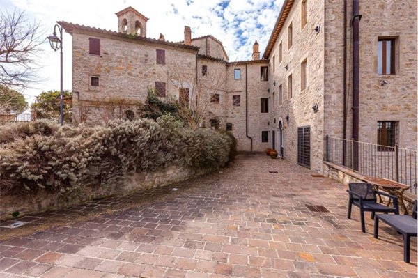 appartamento in vendita a Todi in zona Izzalini