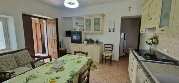 casa indipendente in vendita a Todi in zona Pesciano