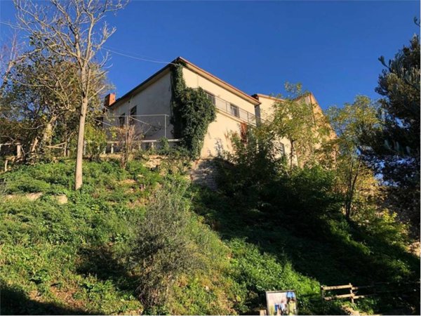 casa indipendente in vendita a Todi in zona Ripaioli