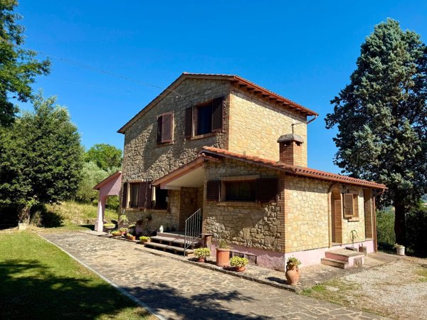 casa indipendente in vendita a Todi in zona Vasciano