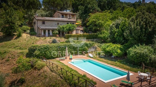 casa indipendente in vendita a Todi