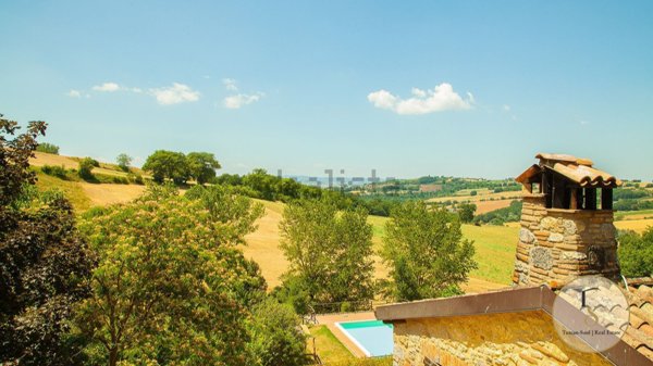 casa indipendente in vendita a Todi
