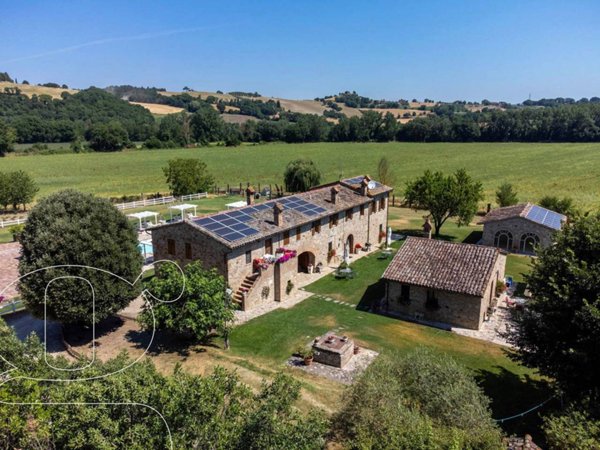 casale in vendita a Todi in zona Pian di San Martino