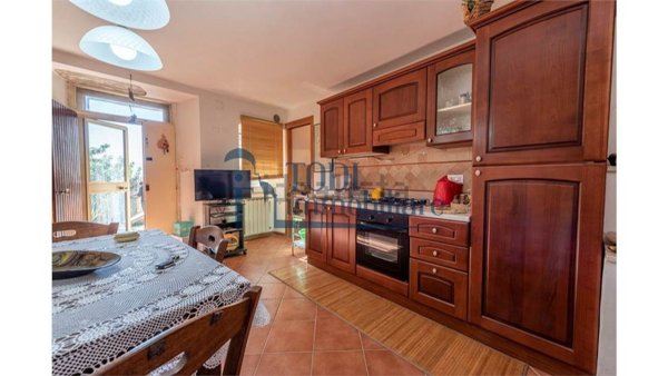 casa semindipendente in vendita a Todi