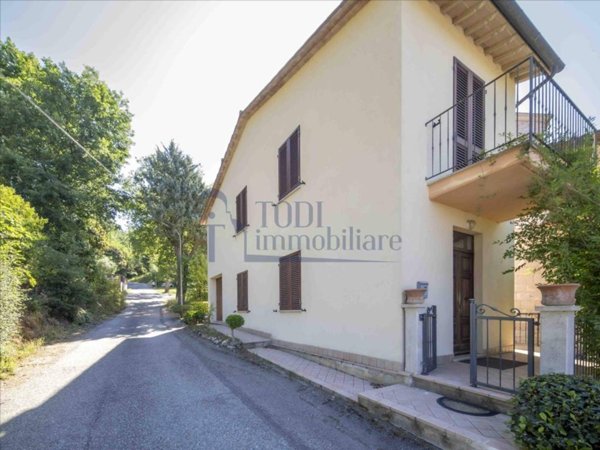 casa indipendente in vendita a Todi in zona Pontecuti