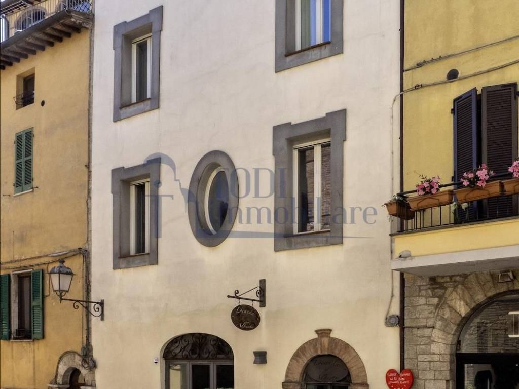 casa indipendente in vendita a Todi