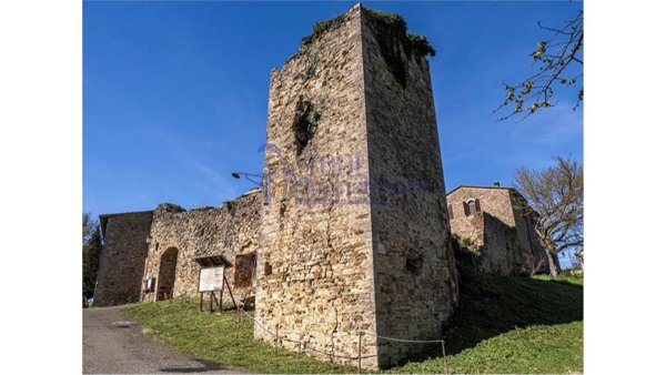 quadrivano in vendita a Todi