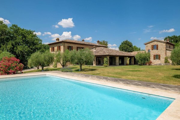 casa indipendente in vendita a Todi