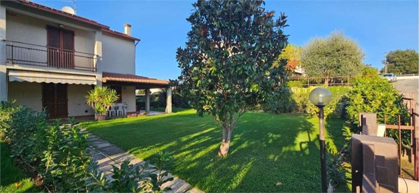 casa indipendente in vendita a Todi in zona Ponterio