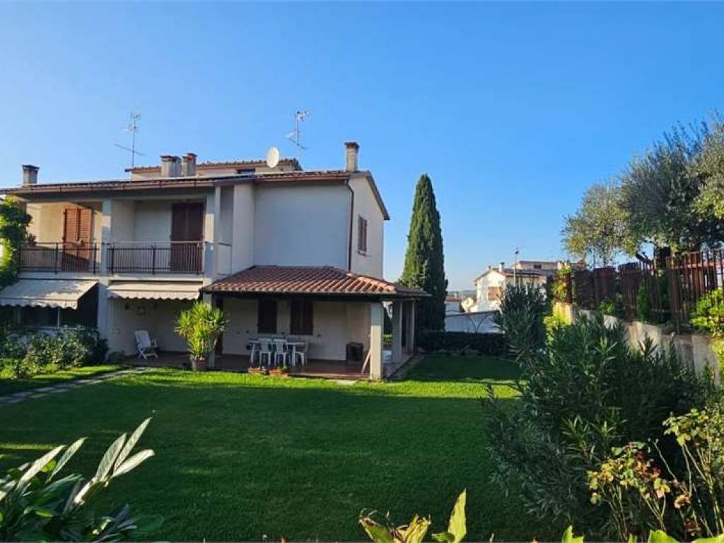 casa indipendente in vendita a Todi in zona Ponterio