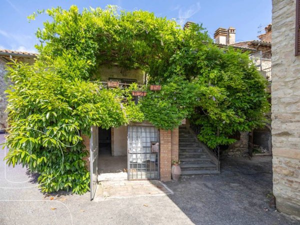 casa indipendente in vendita a Todi in zona Pian di San Martino