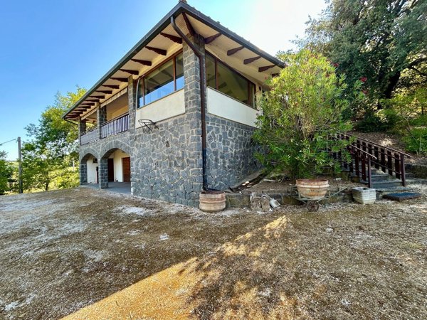 casa indipendente in vendita a Todi