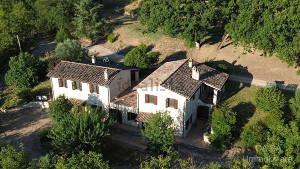 casale in vendita a Todi in zona Pian di Porto
