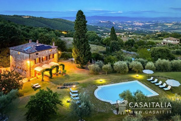 casa indipendente in vendita a Todi