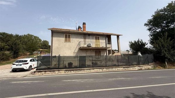 casa indipendente in vendita a Todi in zona Pantalla